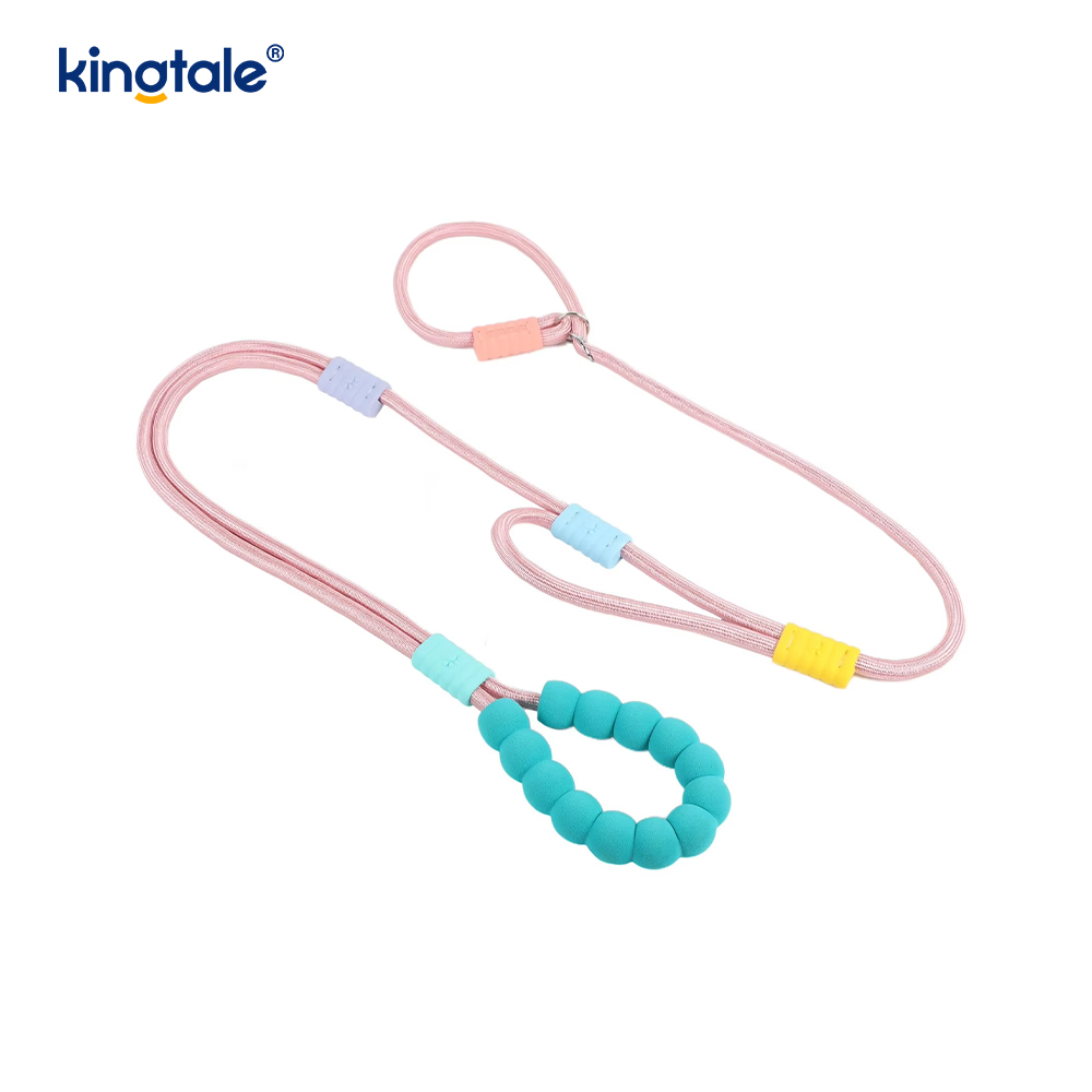 Aucune laisse colorée réglable en nylon durable de glissement de chien de poignée de double de traction
